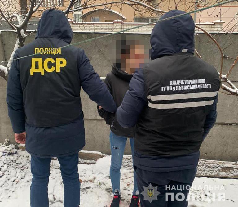 Львівські поліцейські знешкодили угруповання, яке розповсюджувало наркотики на території України