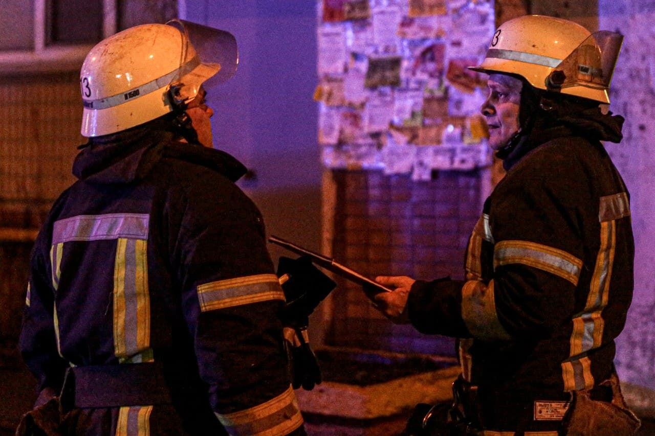 м. Київ: вогнеборці ліквідували пожежу у багатоповерховому житловому будинку