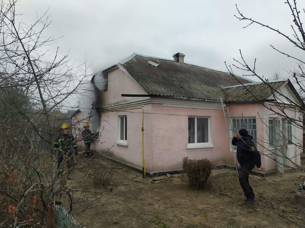 Волинська область: бійці ДСНС врятували житловий будинок від знищення вогнем