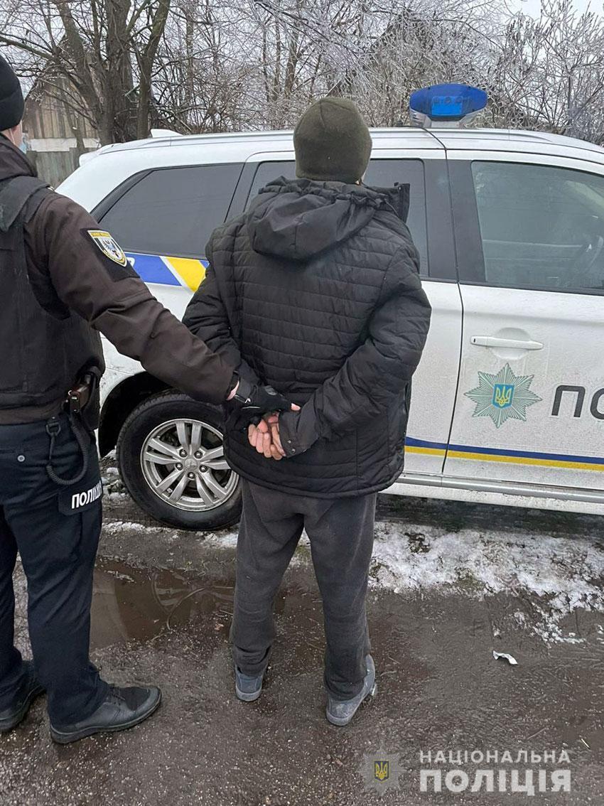 Поліцейські Чернігівщини затримали чоловіка за неправдиве повідомлення про замінування