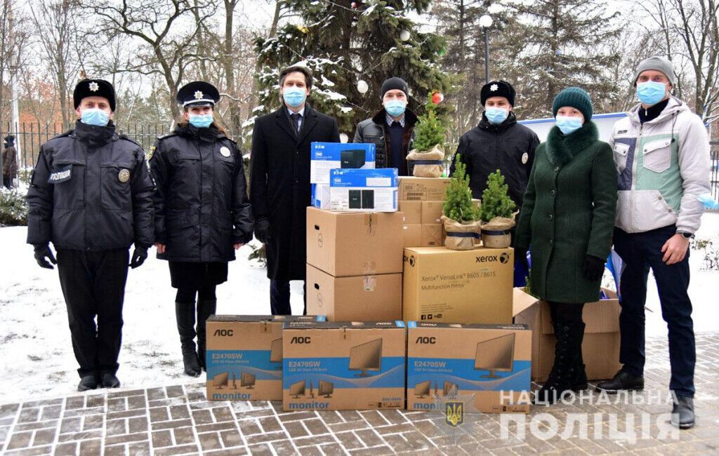 Відділ міжнародного поліцейського співробітництва Донеччини отримав від Консультативної місії ЄС комп’ютерну техніку