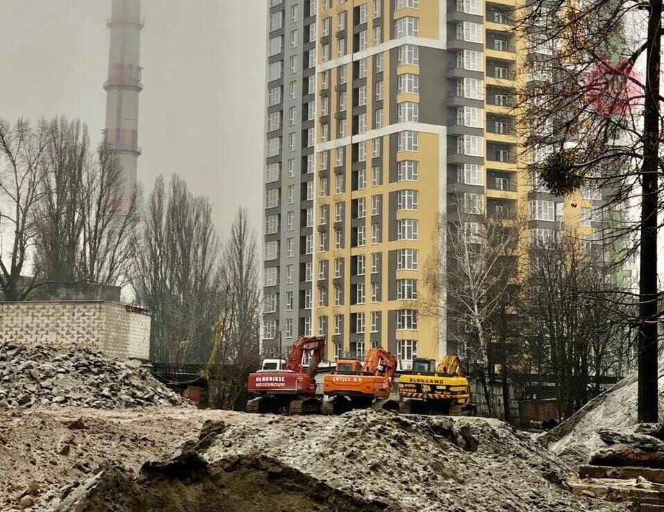  У Києві незаконно звели висотки і продають в них квартири. Фото: СтопКор.