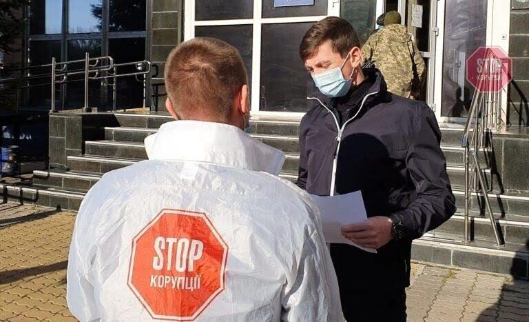 Громадські активісти повідомили Фонд держмайна про факти корупції з боку керівника ДП. Директора звільнили. Фото: СтопКор.