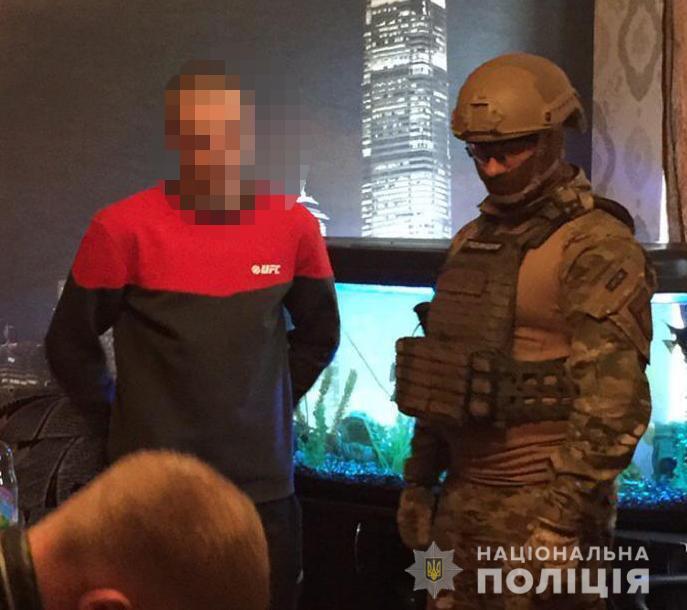 Поліцейські повідомили про підозру «наглядачеві» колонії Сумщині за поширення злочинного впливу