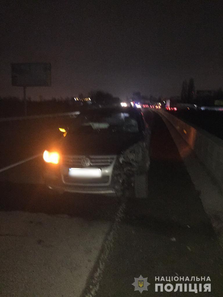 Поліцейські встановлюють обставини ДТП у Біляївському районі, в якій загинув пішохід