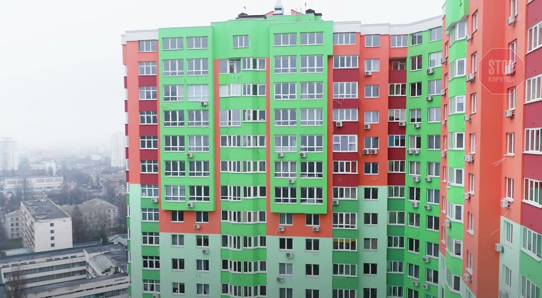  Засклений балкон може коштувати додатково 70 тисяч гривень Фото: СтопКор