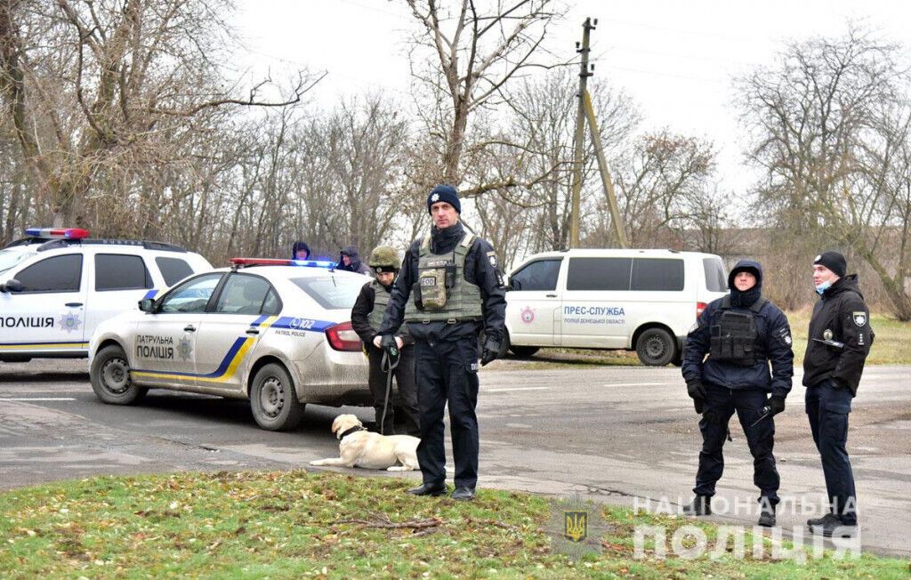 Поліція знешкодила озброєних злочинців і звільнила заручницю: навчальна спецоперація на Донеччині (ВІДЕО)