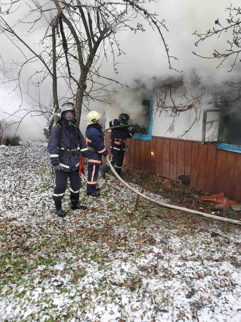 Івано-Франківська область: в селі Підгір’я Богородчанського району під час ліквідації пожежі виявлено тіло жінки.
