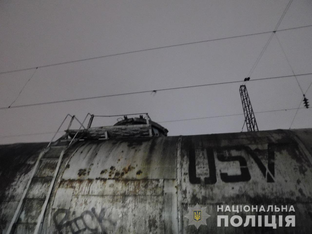 Поліцейські розслідують обставини загибелі 15-річної львів’янки