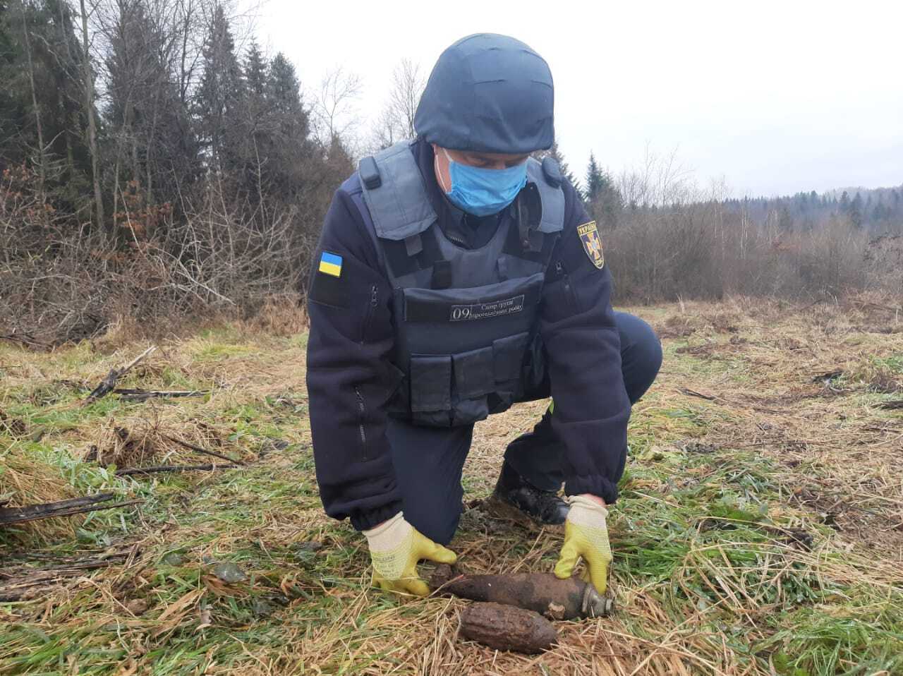 Івано-Франківська область: На Прикарпатті піротехніки знищили 2 вибухонебезпечні предмети