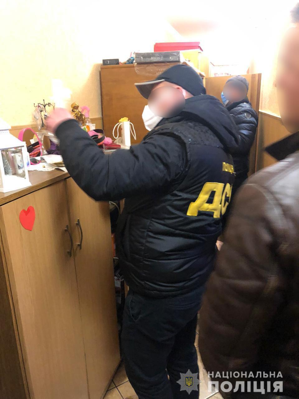 Закарпатські поліцейські повідомили про підозру групі осіб на чолі з головою ОТГ за розкрадання коштів