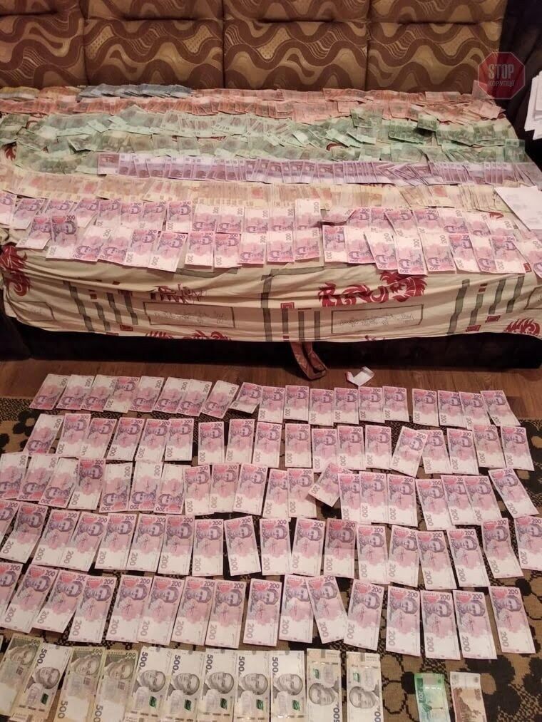 Поліція викрила схему торгівлі цигарками з окупованих територій Донбасу (фото)