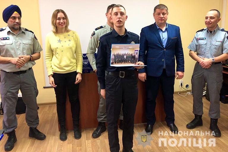 Канадські поліцейські провели тренінг для прикарпатських колег, щодо взаємодії з громадою