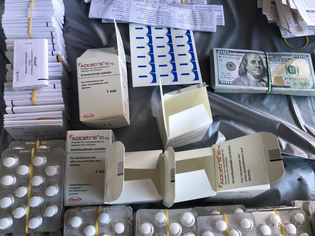 Особам, які збували фальсифіковані лікарські засоби на території 18 країн, змінили запобіжний захід – на тримання під вартою (ФОТО)