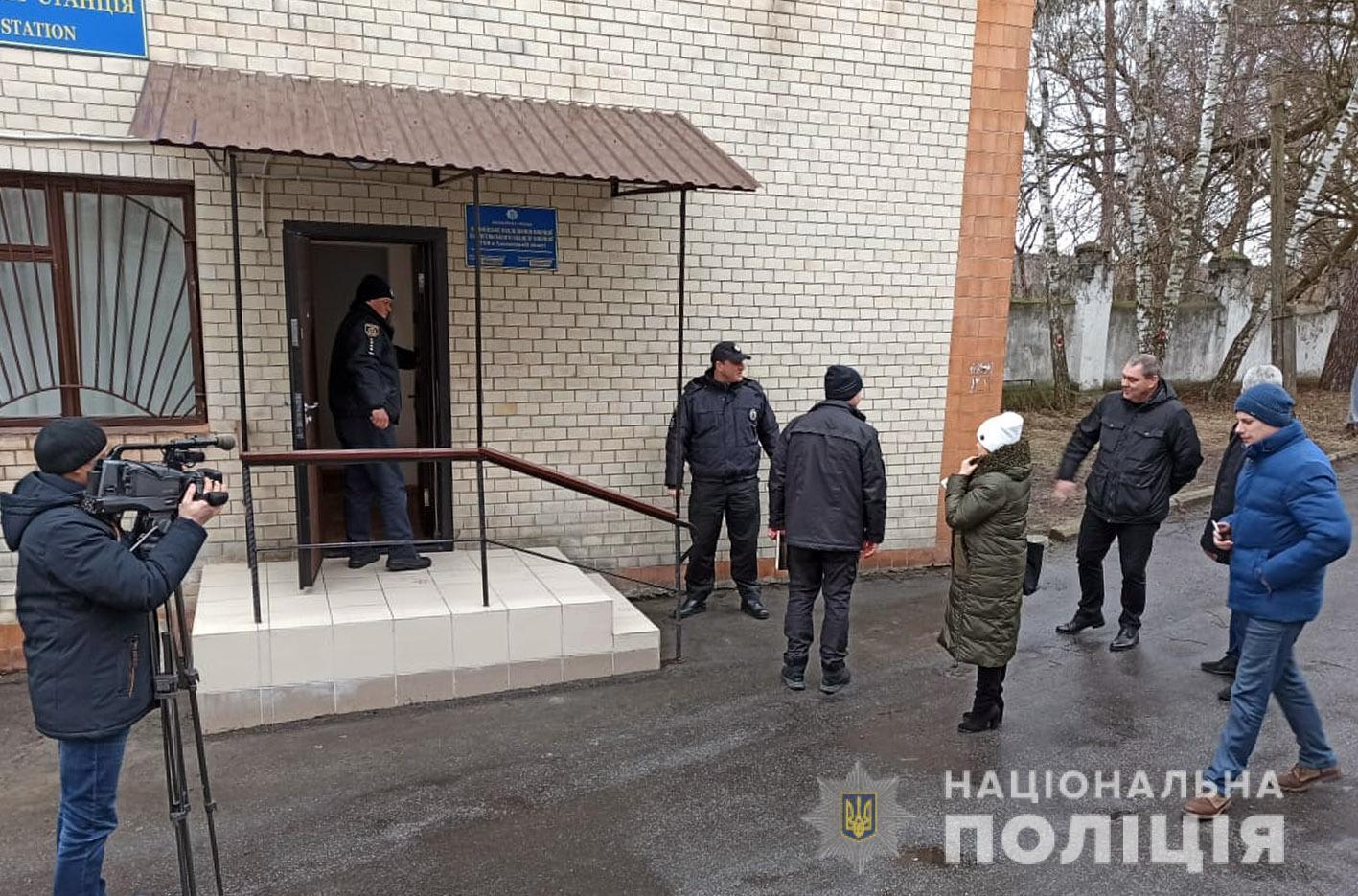 На Хмельниччині в рамках проєкту «Поліцейський офіцер громади» відкрилось одразу дві поліцейські станції