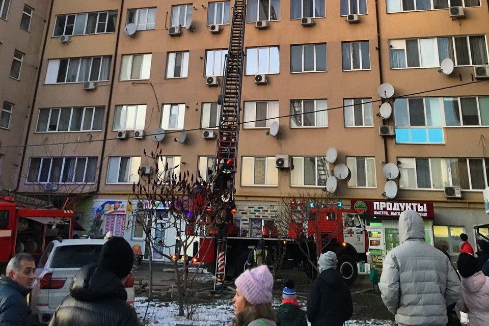 м. Харків: рятувальники ліквідували пожежу в 6-поверховому житловому будинку, під час якої постраждав 39-річний чоловік