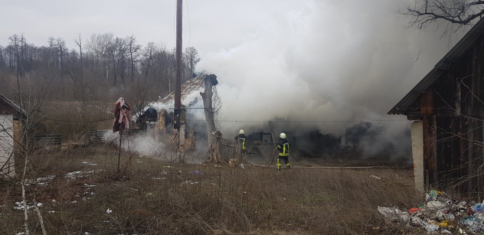 Сумська область: під час ліквідації пожежі в житловому будинку вогнеборці виявили тіло господаря (ВІДЕО)