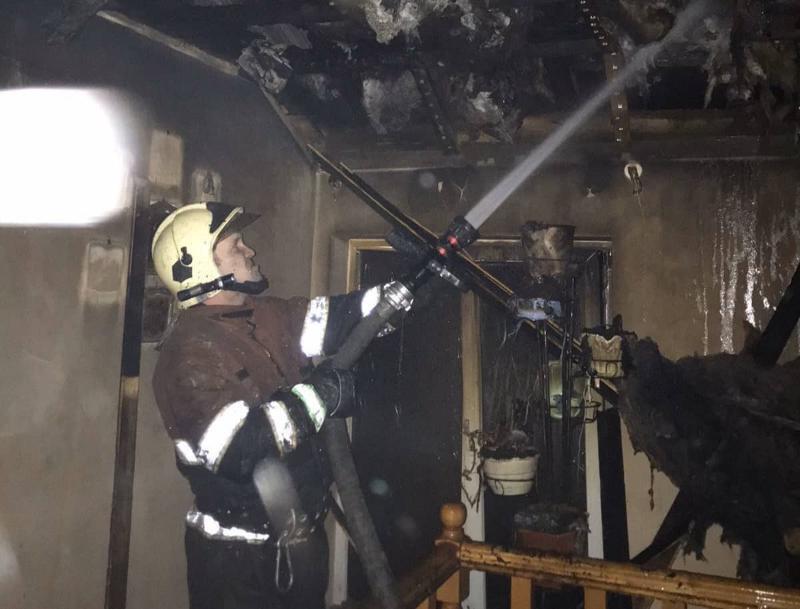 Закарпаття: рятувальники ліквідували пожежу в надвірній споруді та врятували від знищення дві сусідські
