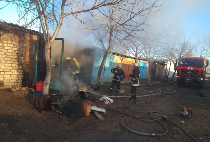 Кіровоградська область: під час пожежі в гаражі загинув громадянин
