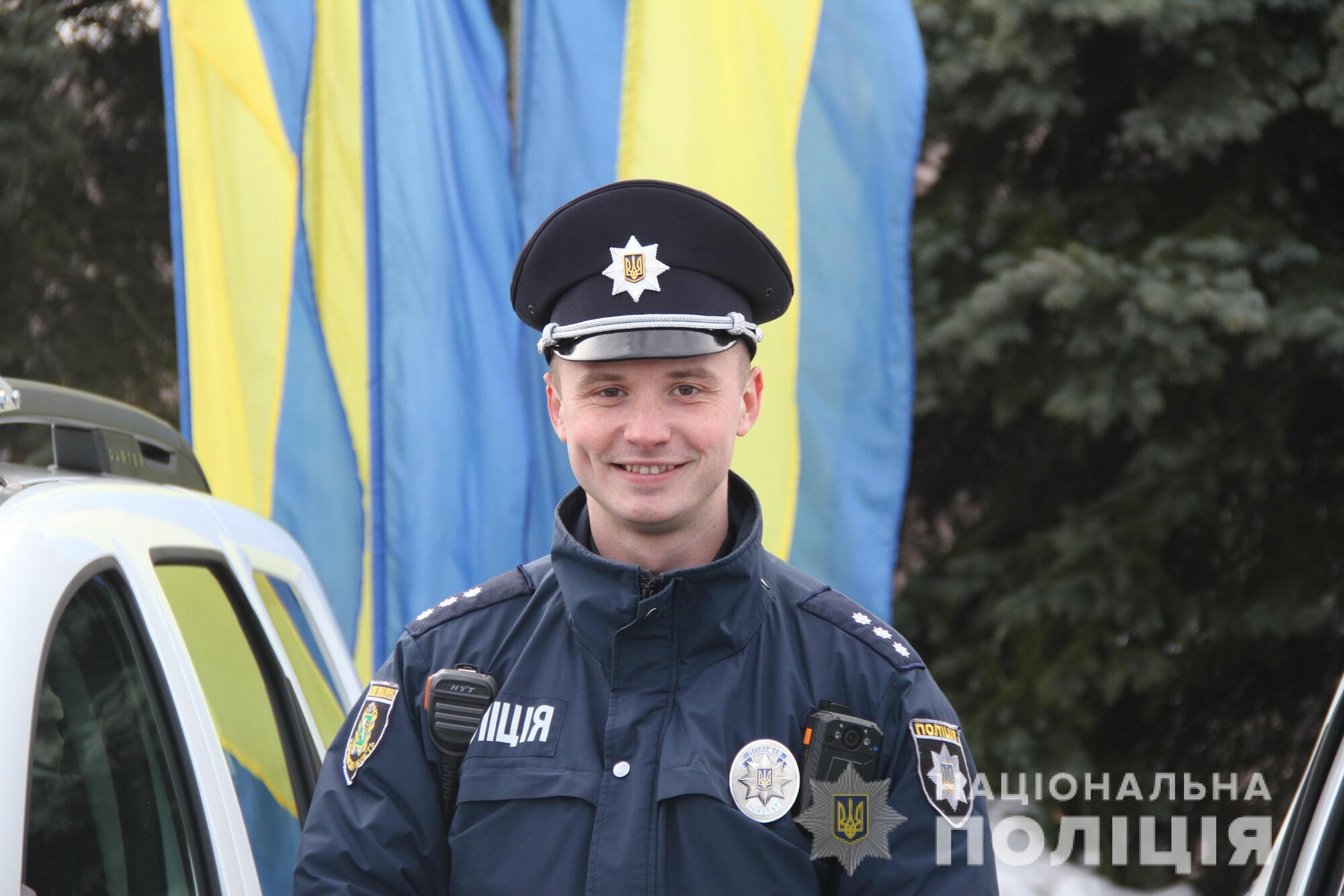 Начальник харківської поліції передав ключі від 26 службових автомобілів «Renault Duster» поліцейським офіцерам громади
