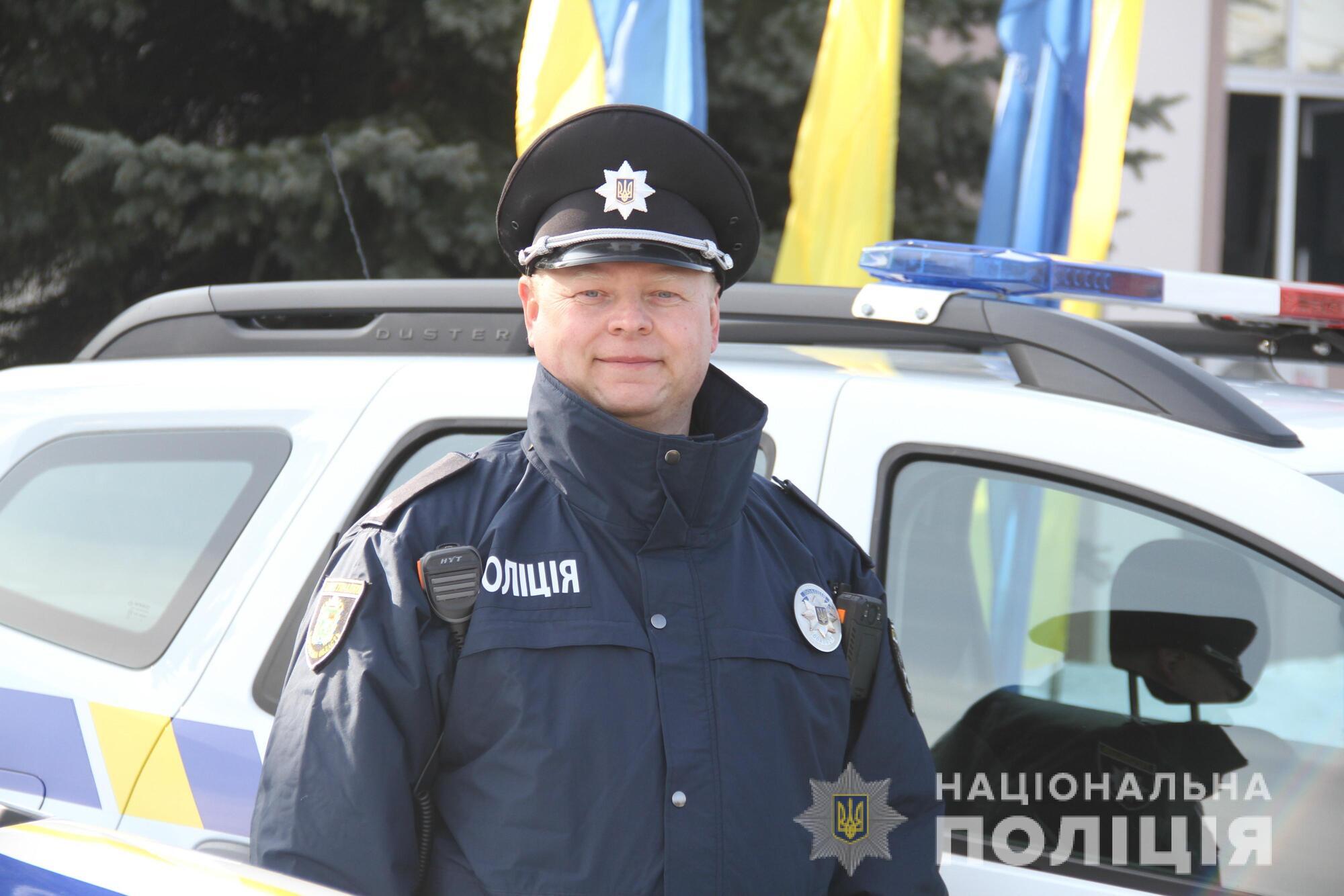 Начальник харківської поліції передав ключі від 26 службових автомобілів «Renault Duster» поліцейським офіцерам громади