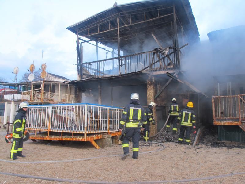 м. Одеса: рятувальники ліквідували загоряння на причалі
