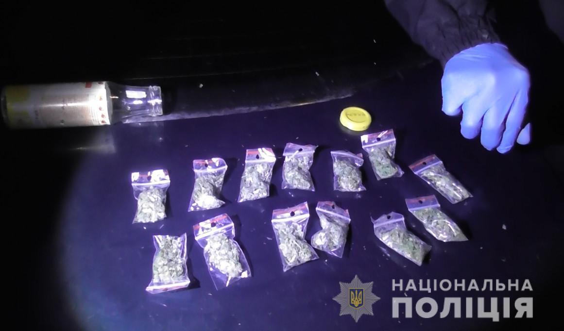 Поліцейські Черкащини виявили у жителя Умані близько трьох кілограмів наркотику