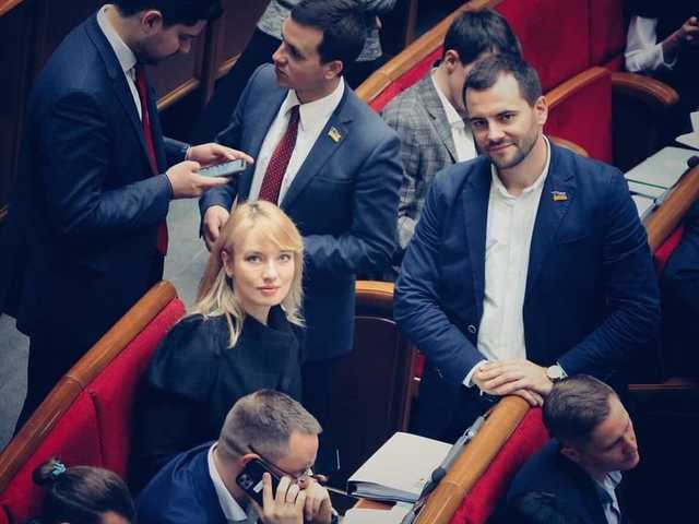 В Слуге народа подсчитали, за сколько лет в Украине можно заменить старое жилье на новое