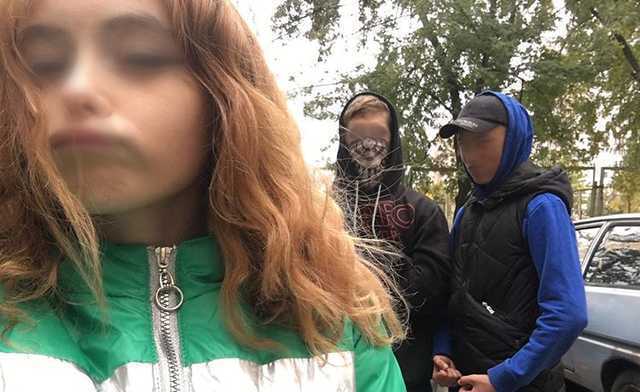 Избили ногами до полусмерти: почему малолетние девочки в Киеве напали на бездомного