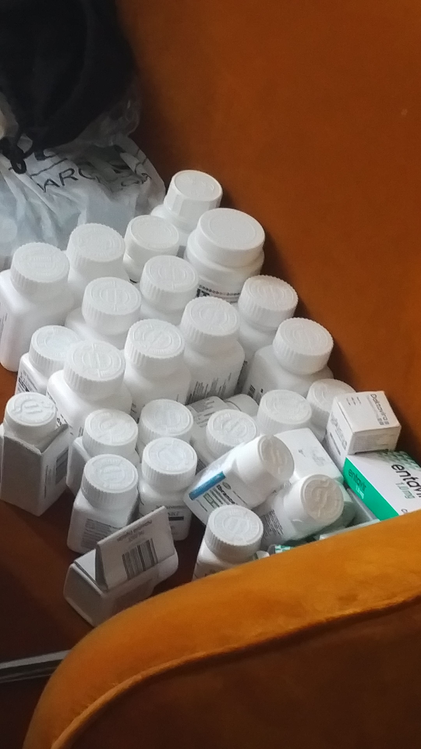 Особам, які збували фальсифіковані лікарські засоби на території 18 країн, змінили запобіжний захід – на тримання під вартою (ФОТО)