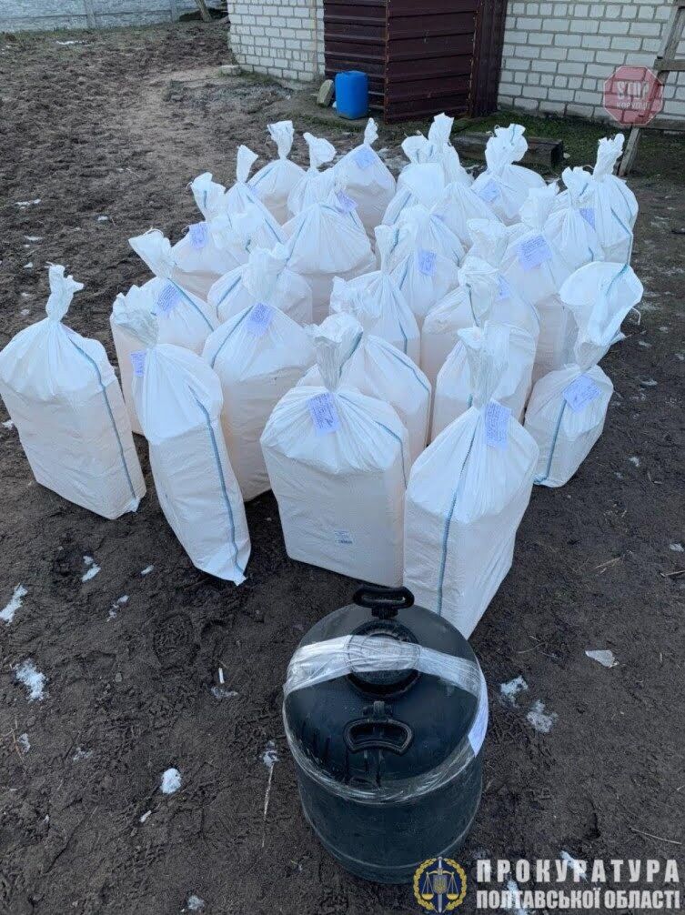 На Полтавщині правоохоронці затримали наркобанду, у складі якої були колишні міліціонери (фото)