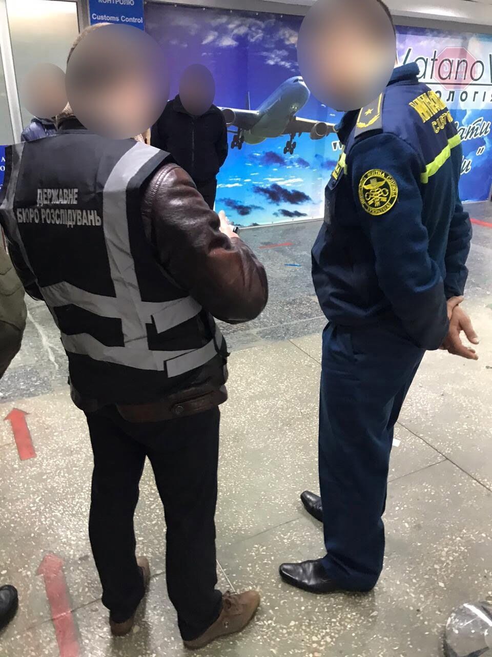 Головного держінспектора митного посту «Херсон-аеропорт» викрили на хабарі (фото)