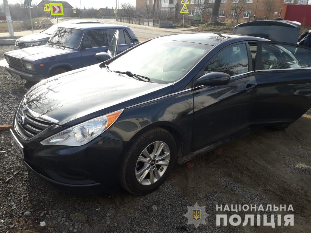 Поліція затримала зловмисника, підозрюваного у викраденні трьох машин в Вінниці