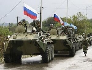 В Украину целыми колоннами идет бронетехника с артиллерией из России