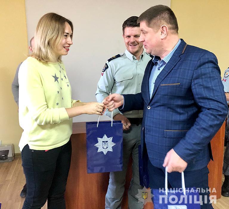 Канадські поліцейські провели тренінг для прикарпатських колег, щодо взаємодії з громадою