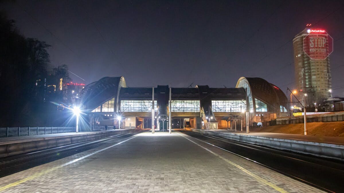 Упав під потяг: в Києві на вокзалі знайшли тіло чоловіка (фото)