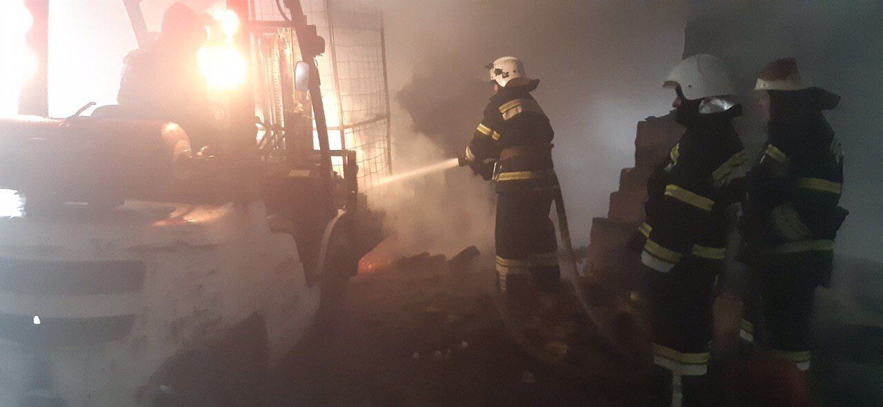 Львівська область: вогнеборці ліквідували пожежу в господарській будівлі