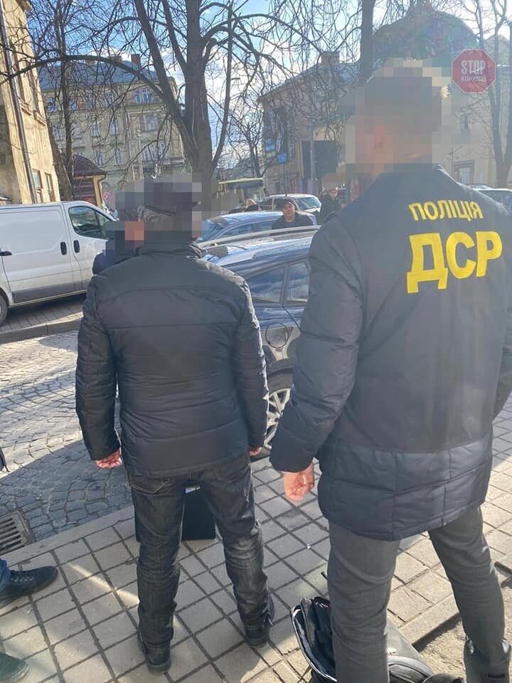 На Львівщині начальник відділу Держпродспоживслужби вимагав гроші у підприємця (фото)