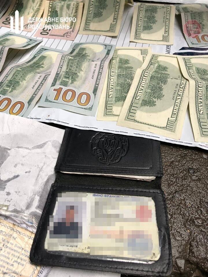 На Прикарпатті начальника відділу поліції затримали на хабарі (фото)