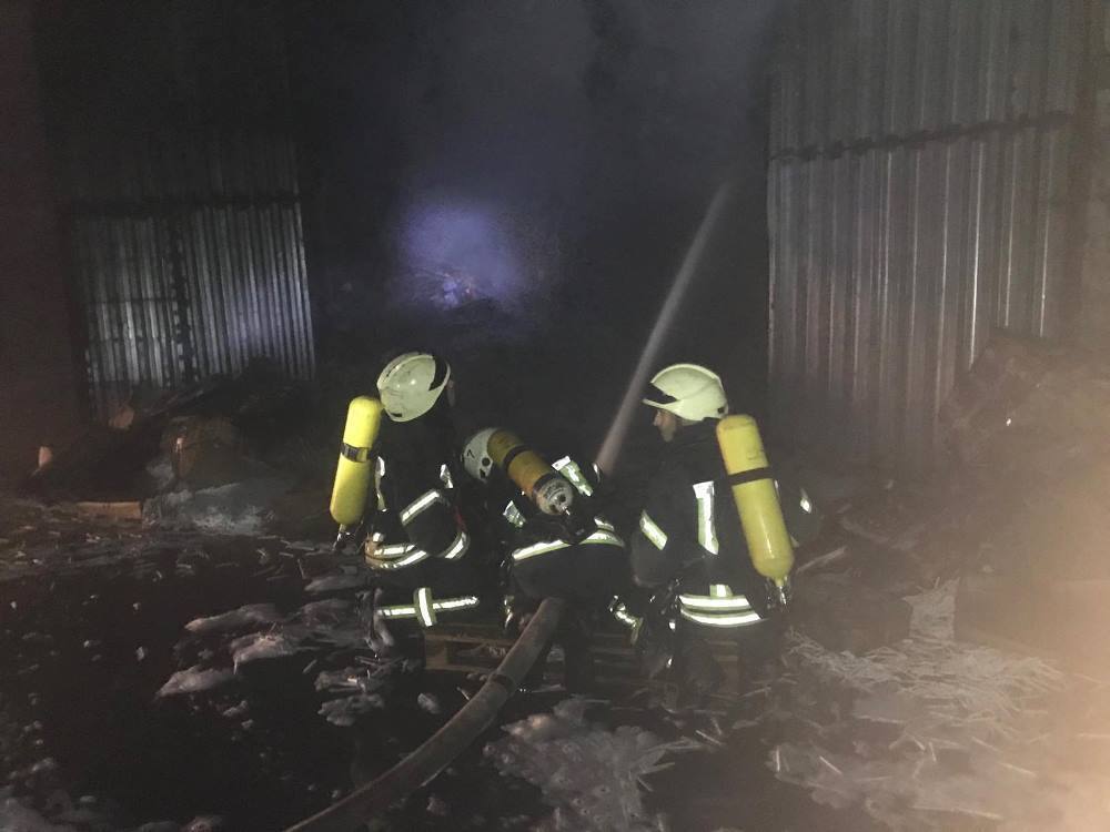 м. Одеса: рятувальники ліквідували загорання складів