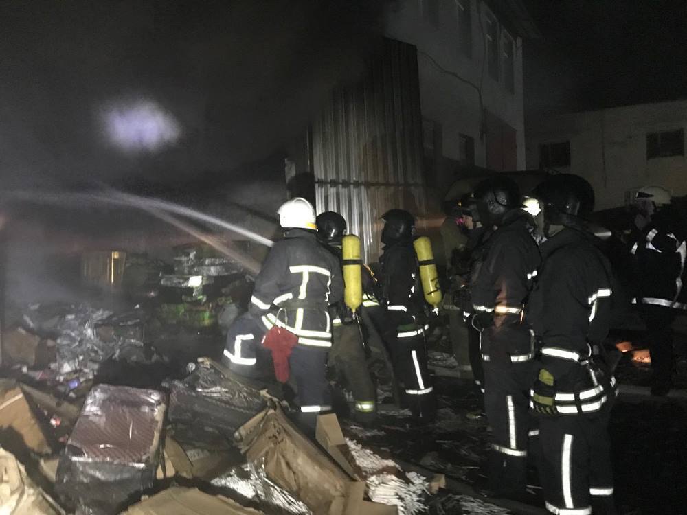 м. Одеса: рятувальники ліквідували загорання складів