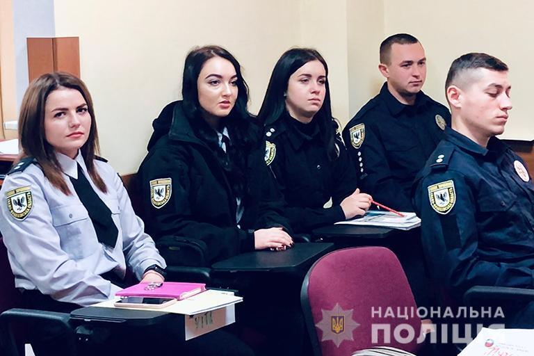 Канадські поліцейські провели тренінг для прикарпатських колег, щодо взаємодії з громадою