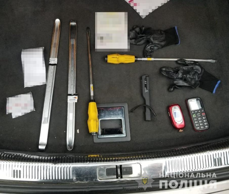 На Львівщині поліція затримала групу серійних злодіїв