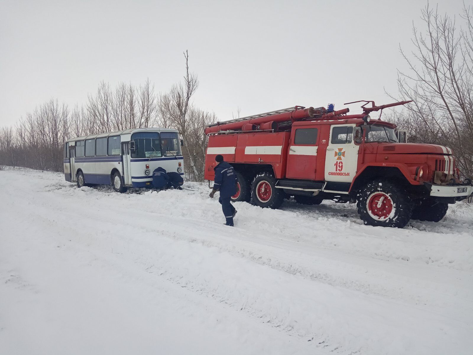 Херсонщина: рятувальники продовжують надавати допомогу населенню через негоду