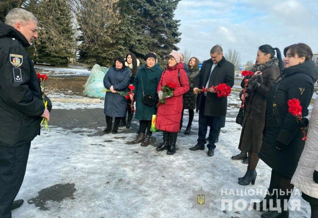 Поліцейські Донеччини вшанували пам’ять Героїв Небесної Сотні