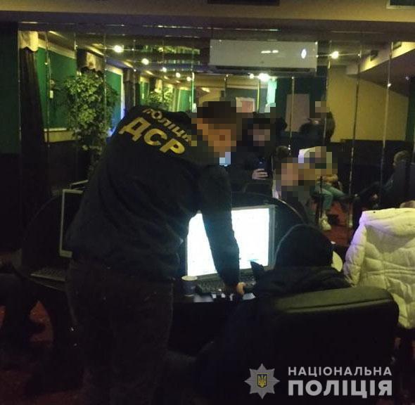 Із початку лютого поліцейські припинили діяльність 65 підпільних гральних закладів