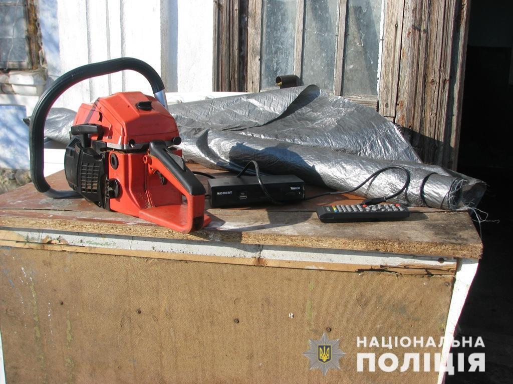 За крадіжку майна з будинку подільчанина місцеву мешканку засудили до позбавлення волі