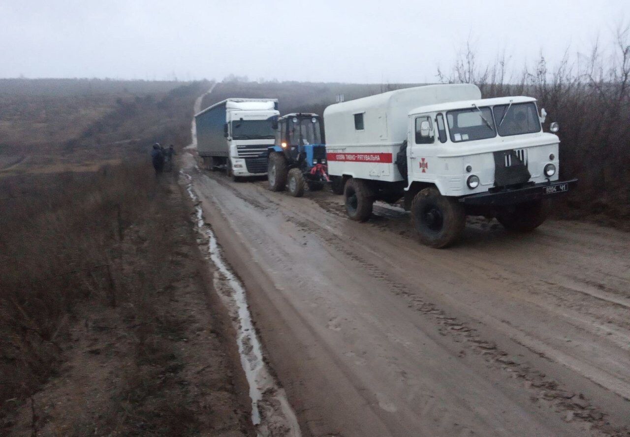 Одещина: рятувальники надають допомогу населенню у зв’язку з погіршенням погодних умов