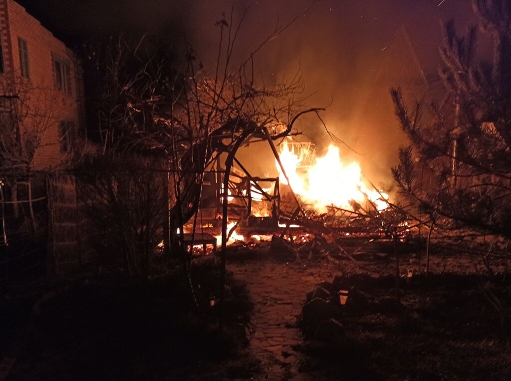 м. Херсон: ліквідовано пожежу лазні на Карантинному острові