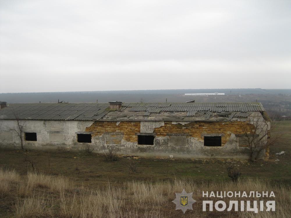 У Білгород-Дністровському районі поліцейські викрили місцевих жителів у крадіжці майна сільськогосподарського підприємства